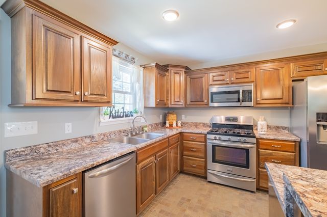 1143 Tom Grissom Rd, Morrison, TN 37357