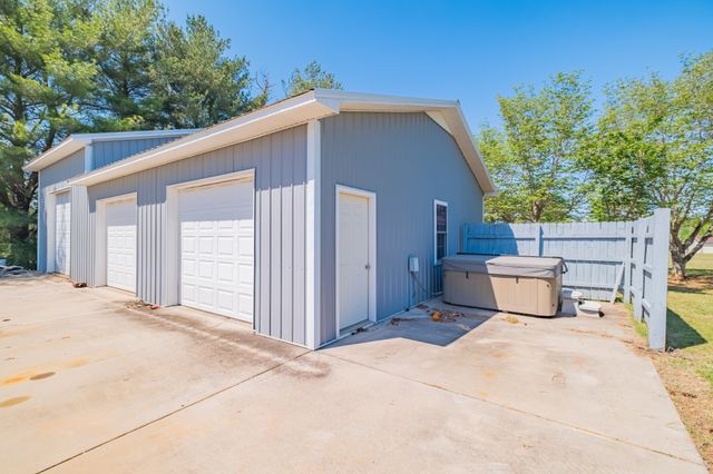 1143 Tom Grissom Rd, Morrison, TN 37357