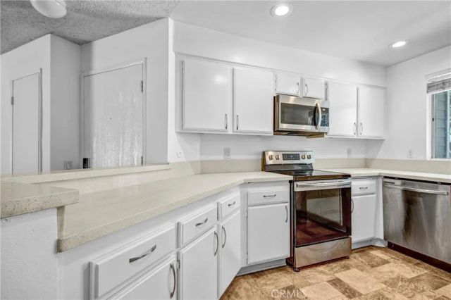 25335 Pine Creek, Los Angeles, CA 90744