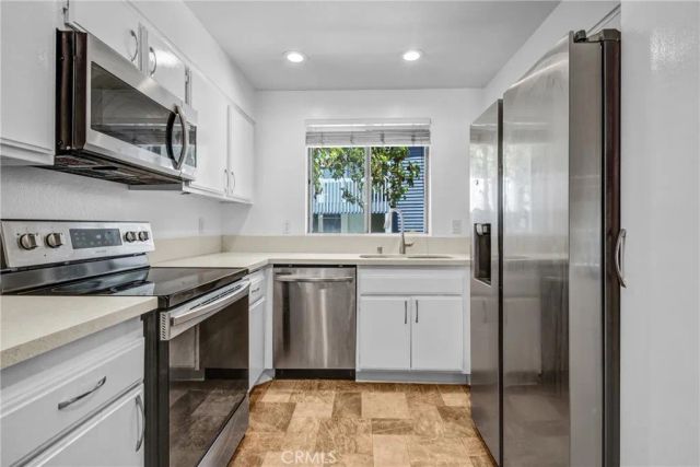 25335 Pine Creek, Los Angeles, CA 90744
