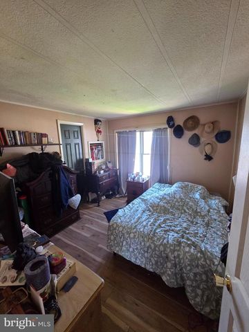 3072 CHANDLER DR, Morrisville, PA 19067