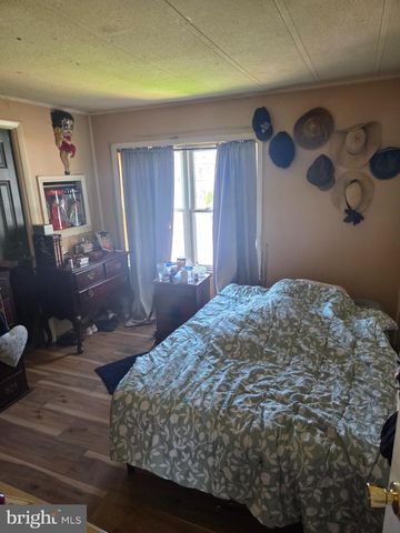 3072 CHANDLER DR, Morrisville, PA 19067
