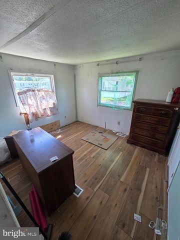 3072 CHANDLER DR, Morrisville, PA 19067