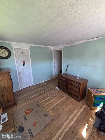 3072 CHANDLER DR, Morrisville, PA 19067