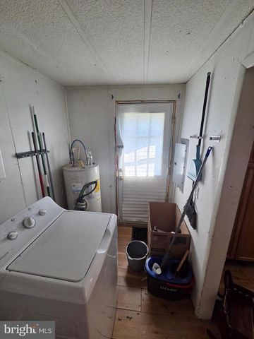3072 CHANDLER DR, Morrisville, PA 19067