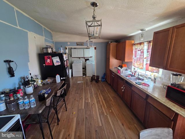 3072 CHANDLER DR, Morrisville, PA 19067
