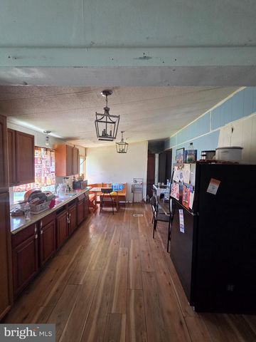 3072 CHANDLER DR, Morrisville, PA 19067