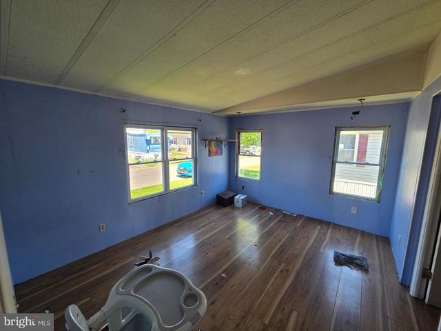 3072 CHANDLER DR, Morrisville, PA 19067