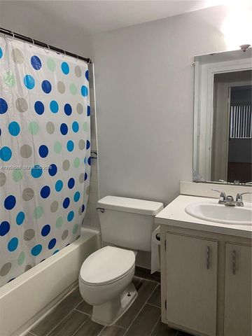 5841 Washington Street 60, Hollywood, FL 33023