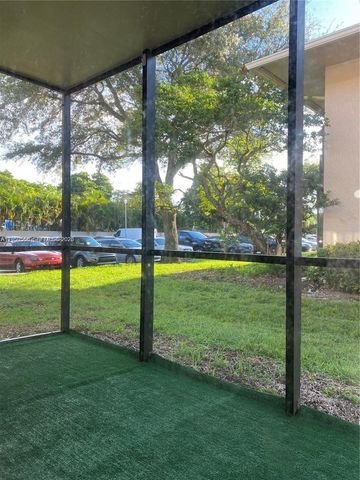 5841 Washington Street 60, Hollywood, FL 33023