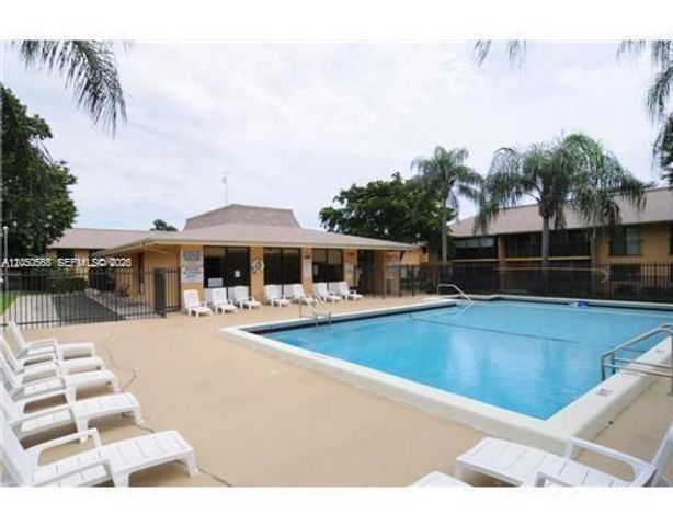 5841 Washington Street 60, Hollywood, FL 33023