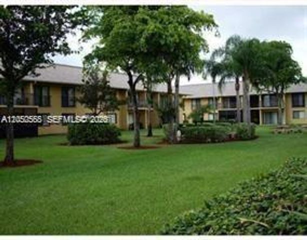 5841 Washington Street 60, Hollywood, FL 33023