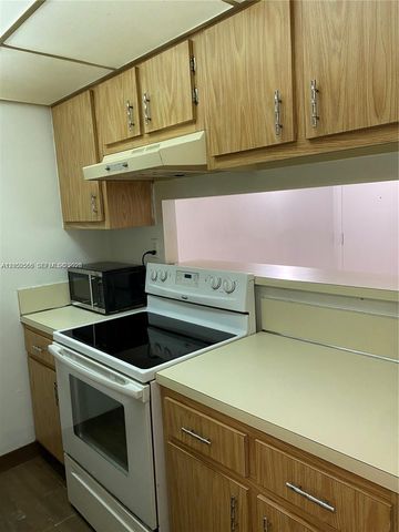 5841 Washington Street 60, Hollywood, FL 33023