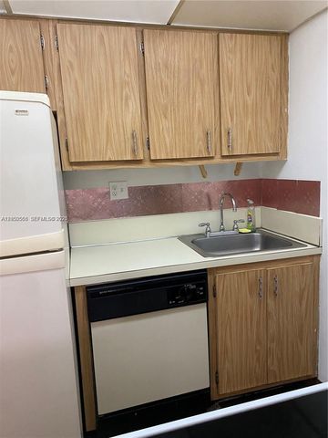 5841 Washington Street 60, Hollywood, FL 33023