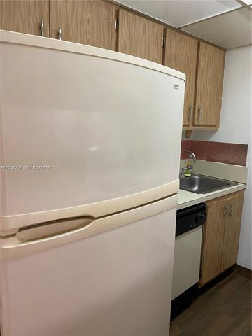 5841 Washington Street 60, Hollywood, FL 33023