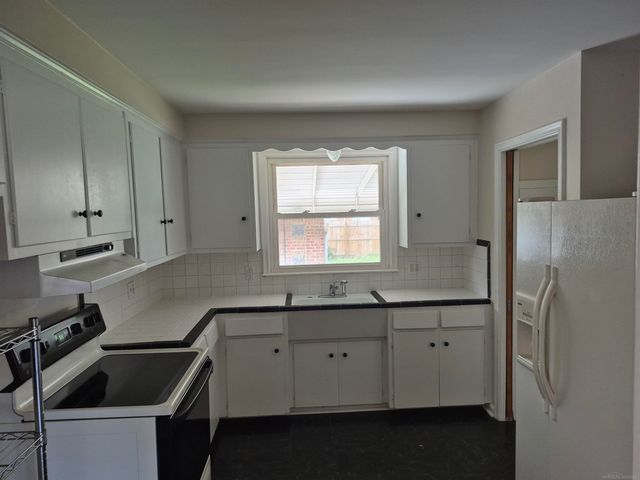 4246 23rd Street, Wyandotte, MI 48192