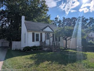 36255 Manila Avenue, Westland, MI 48186