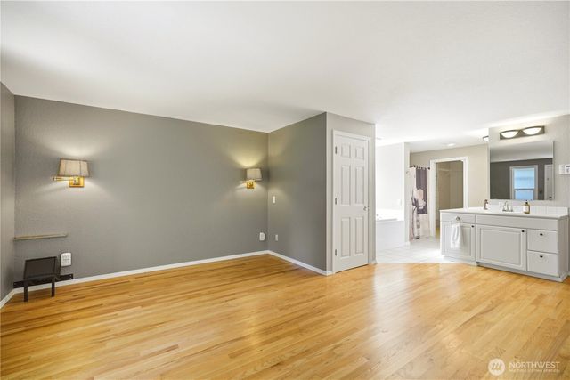 19319 76th Avenue W, Lynnwood, WA 98036