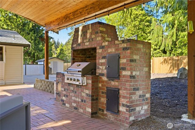 19319 76th Avenue W, Lynnwood, WA 98036