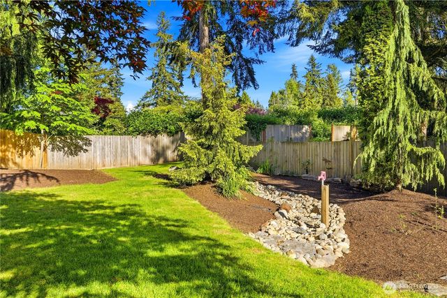 19319 76th Avenue W, Lynnwood, WA 98036