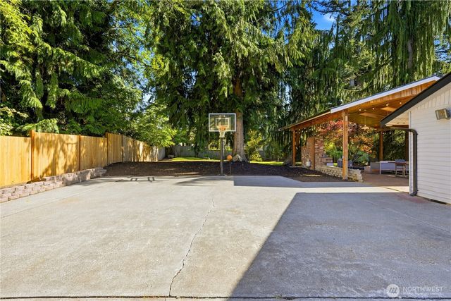 19319 76th Avenue W, Lynnwood, WA 98036