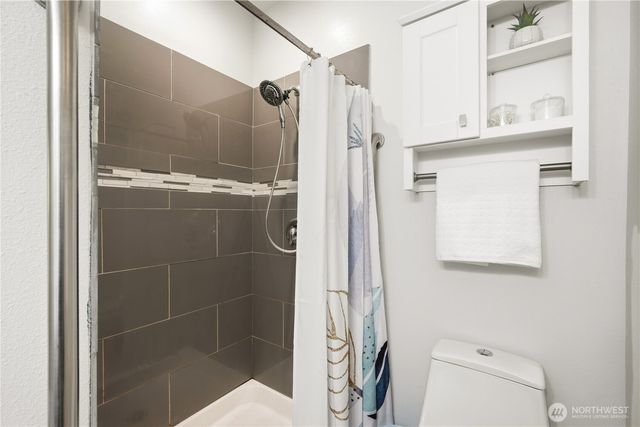 19319 76th Avenue W, Lynnwood, WA 98036