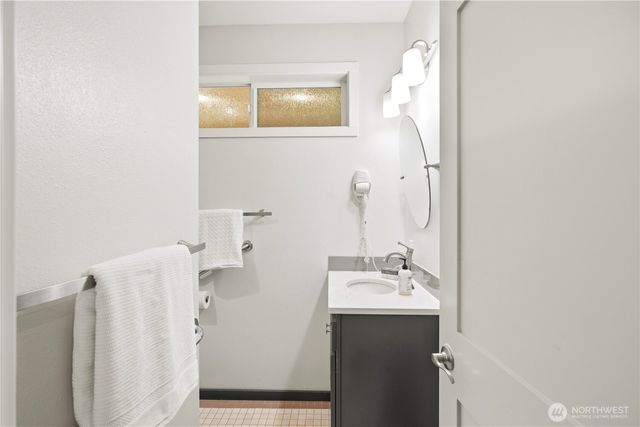19319 76th Avenue W, Lynnwood, WA 98036