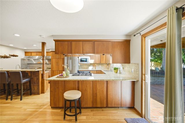 19319 76th Avenue W, Lynnwood, WA 98036