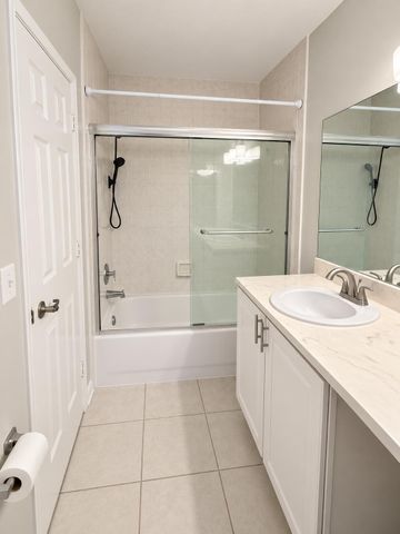 107 HALF MOON Circle D, Jupiter, FL 33458