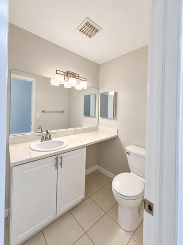 107 HALF MOON Circle D, Jupiter, FL 33458