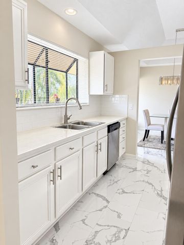 107 HALF MOON Circle D, Jupiter, FL 33458
