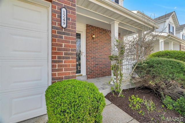 1249 Big Bend Crossing Drive, Manchester, MO 63088