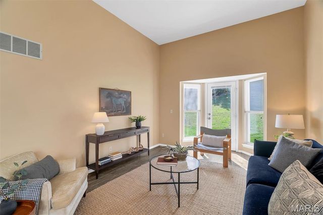 1249 Big Bend Crossing Drive, Manchester, MO 63088