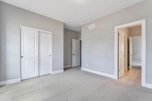 5486 Scotch Woods Drive, Grove City, OH 43123