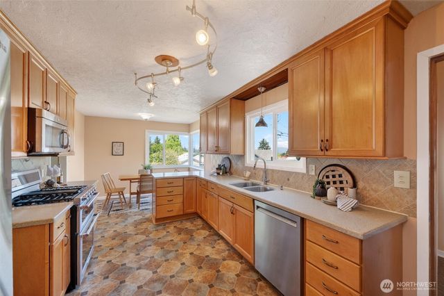 1119 Longview Avenue, Anacortes, WA 98221