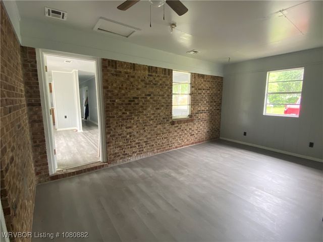 614 N School Street, Charleston, AR 72933