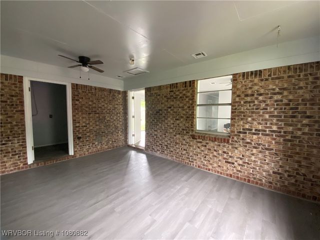 614 N School Street, Charleston, AR 72933