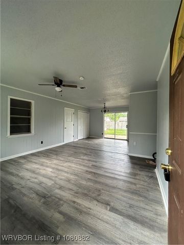 614 N School Street, Charleston, AR 72933