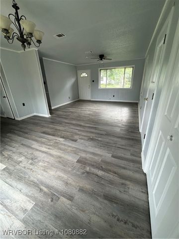 614 N School Street, Charleston, AR 72933