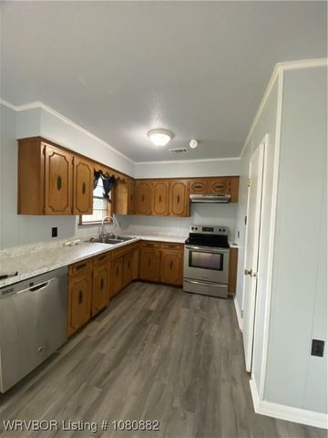 614 N School Street, Charleston, AR 72933