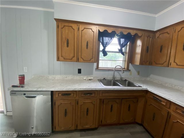 614 N School Street, Charleston, AR 72933