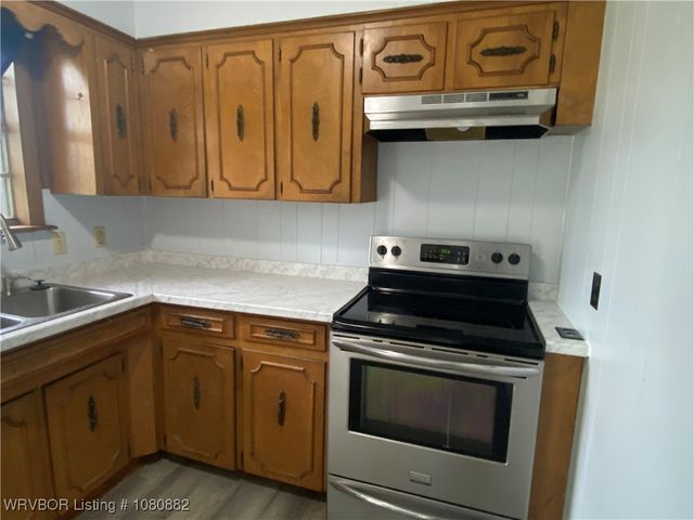 614 N School Street, Charleston, AR 72933