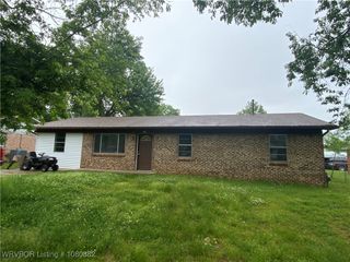 614 N School Street, Charleston, AR 72933