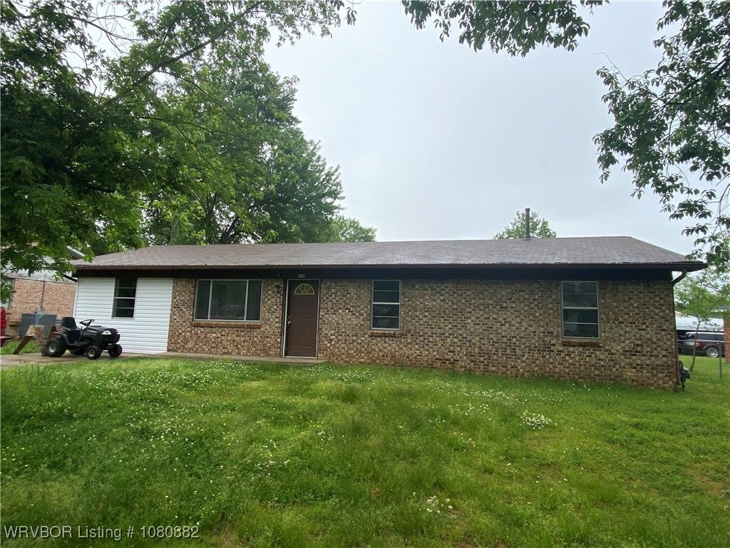 614 N School Street, Charleston, AR 72933