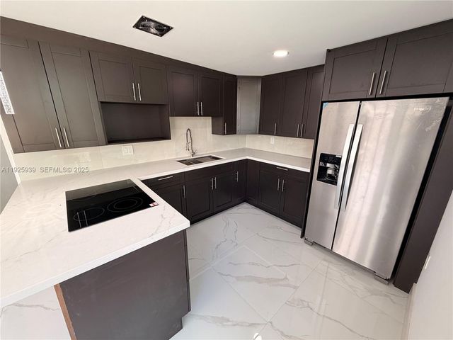 3527 NW 17th St, Miami, FL 33125