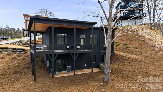 306 Broad Vista Lane, Asheville, NC 28804