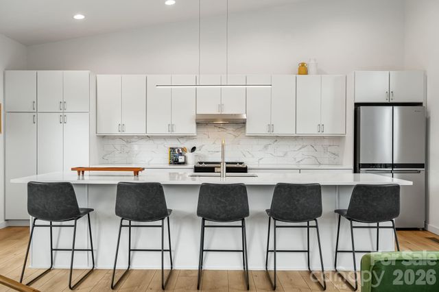 306 Broad Vista Lane, Asheville, NC 28804