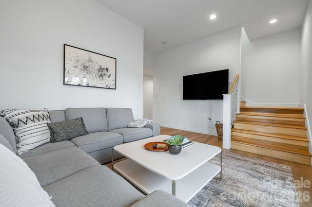 306 Broad Vista Lane, Asheville, NC 28804