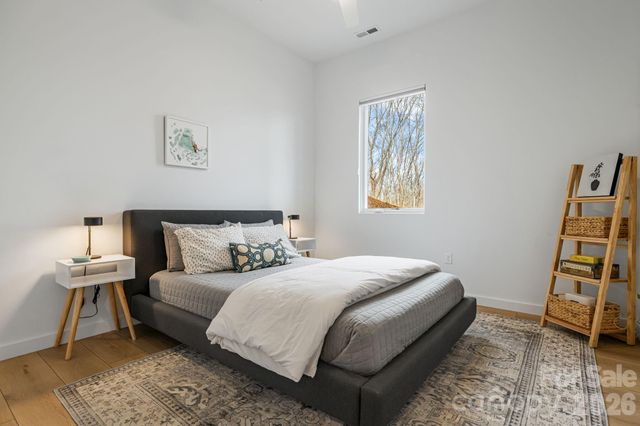 306 Broad Vista Lane, Asheville, NC 28804