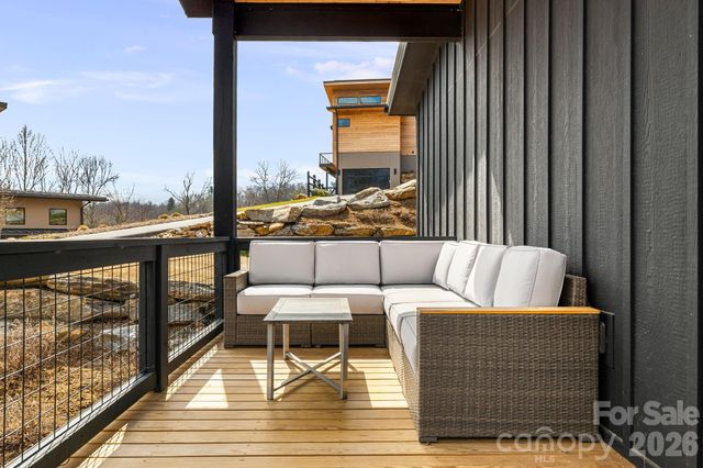 306 Broad Vista Lane, Asheville, NC 28804